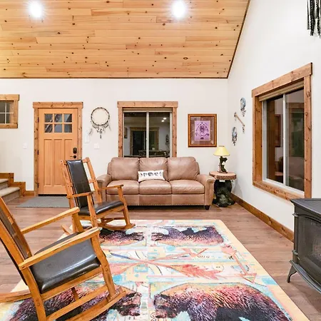 Experience Montana Cabins - Full Property